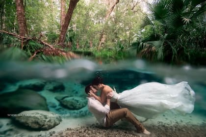 La foto de la pareja que recorre el mundo