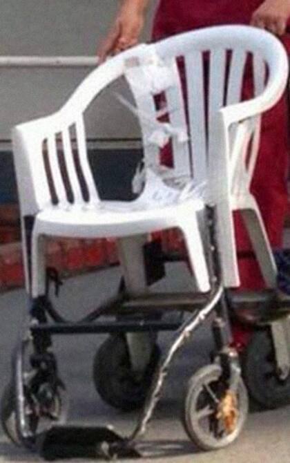 La foto de la silla de ruedas ?del Argerich, ?publicada ?en Twitter por ?Valeria Sanpedro