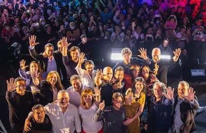 La foto de los candidatos de Juntos por el Cambio desde el búnker del partido en Costa Salguero