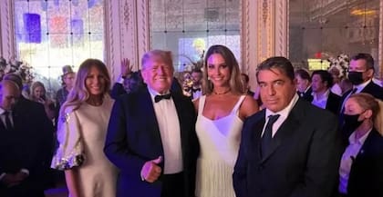 La foto de Ungaro y Zampolli con Trump y Melania en Mar-a-Lago en 2021