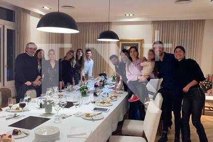 La foto del festejo de cumpleaños de Fabiola Yañez que despertó indignación y repudio