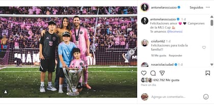 La foto familiar de Messi con la copa del campeón
