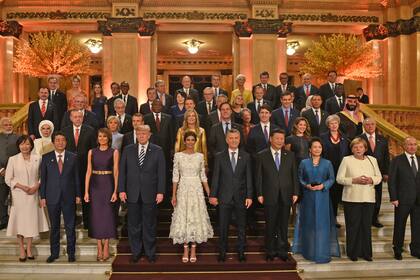 La foto familiar en la gala del Teatro Colón