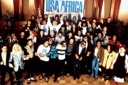 La foto grupal antes de comenzar la grabación de "We Are The World", en enero de 1985