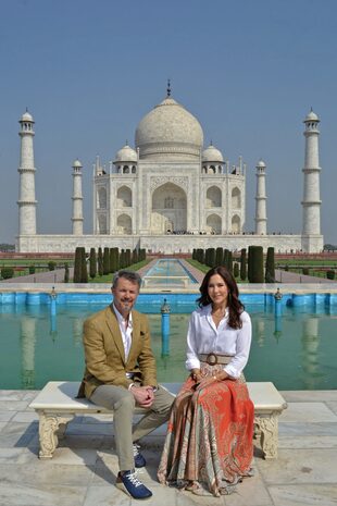 La foto más esperada frente al Taj Mahal.