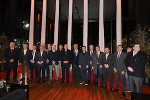 La foto protocolar en la Rural de Palermo. Por Nación, Francos y Catalán, y ocho gobernadores