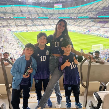 La foto que compartió Antonela Roccuzzo tras el triunfo albiceleste en el partido contra México en el Mundial de Qatar (Foto: Instagram @antonelaroccuzzo)