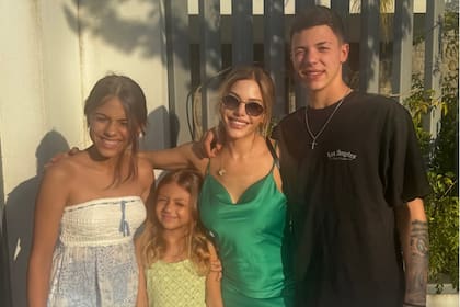 La foto que compartió Evangelina con sus hijos por el Día del Niño