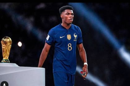 La foto que escogió Aurelien Tchouameni para romper el silencio tras errar su tiro desde el punto del penal contra la Argentina en la final del mundial de Qatar 2022