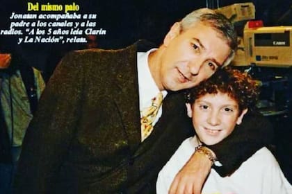 La foto que posteó Jonatan Viale en sus redes lo muestran a él de niño junto a su padre en un canal de televisión; el epígrafe habla de la pasión que ambos tenían en común: el periodismo