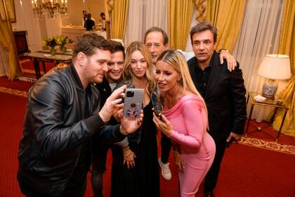 La foto que sacó Michael Bublé y fue parte de la confirmación oficial de la llegada de Casados con hijos al teatro