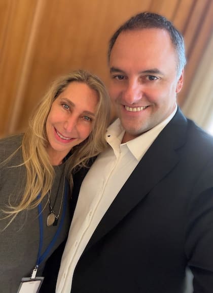 La foto que usó Karina Milei para respaldar a Adorni; "Mi apoyo, intacto. Más allá de las operaciones del periodismo y la vieja política sé quién sos y de tu integridad", le escribió