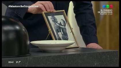 La foto retro de Matitegui y su mamá (Foto: Captura de TV)