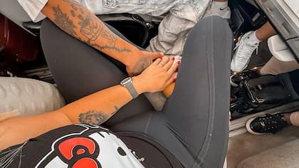 La foto romántica de Wanda y Elián mientras viajaban rumbo a Buenos Aires