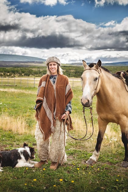 La fotógrafa presenta un libro que recorre el país de manera íntima y profunda. “Mi trabajo se vincula con la gente”, dice