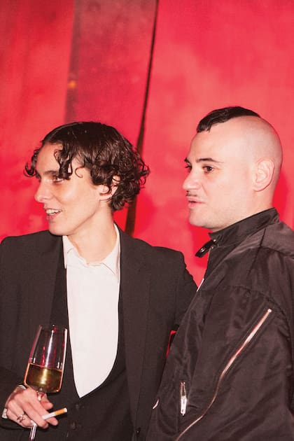 La fotógrafa Sofía Malamute brindó con el estilista Joaquín Díaz