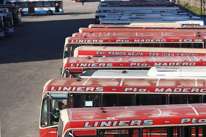 La fracción disidente de la Unión Tranviarios Automotor (UTA) convocó a un paro de 80 líneas de colectivos en el Área Metropolitana de Buenos Aires (AMBA) y el interior del país.