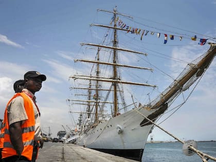 La Fragata Libertad estuvo retenida en el puerto de Tema, en Ghana, en 2012