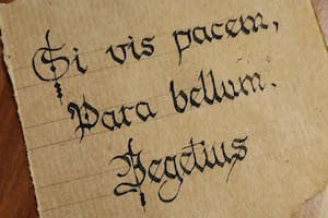 Qué significa la popular frase en latín “Si vis pacem, para bellum”