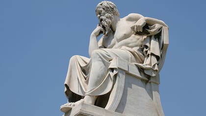 La frase “La verdadera sabiduría está en reconocer la propia ignorancia” todavía es relevante