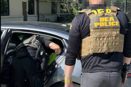 La frase “No esperes un arresto. Autodeportate” sintetiza el nuevo enfoque disuasivo que promueven las autoridades