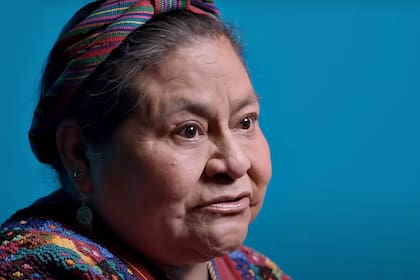La frase Rigoberta Menchú, Premio Nobel de la Paz, sobre los migrantes