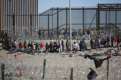 La frontera de México y Estados Unidos recibe a miles de personas día tras día