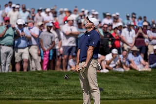 La frustración de Rory McIlroy estalla en un cruce con un aficionado tras un grito de "¡EUA!"