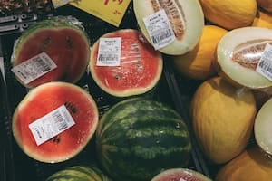 La fruta cortada puede verse contaminada por microorganismos (Imagen ilustrativa)