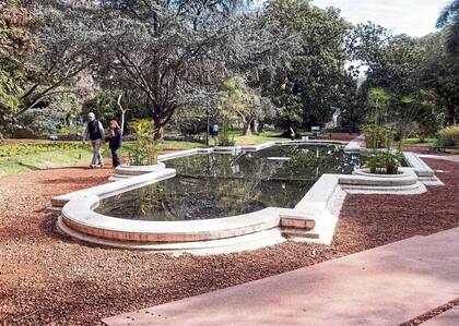 La fuente del Jardín Botánico, sin la Ondina del Plata