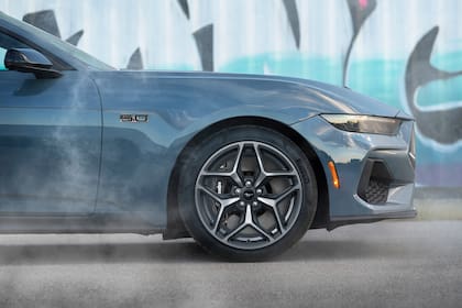 La función de Parking sólo debe utilizarse cuando el vehículo esté estrictamente frenado