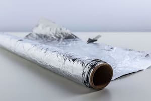 El método infalible con papel aluminio para combatir la humedad