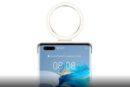 La funda para el Huawei Mate 40 tiene un botón que permite regular la intensidad y la temperatura del color del anillo de luz