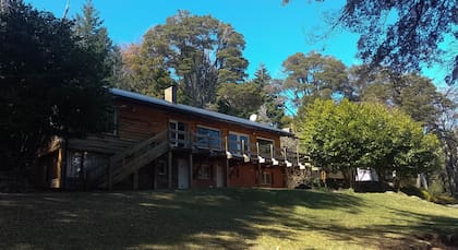 la-fundacion-donde-transcurre-gran-parte-de-la-T7D3F4UL3JG7FNK4NFKSCWFIQM Uno por uno: los impresionantes escenarios donde se filmó “Atrapados”, la serie de Netflix que transcurre en Bariloche