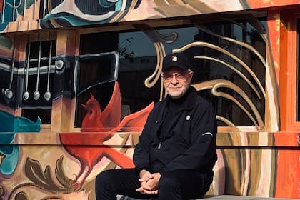 La Fundación está integrada por músicos y referentes culturales reunidos con el objetivo de llevar adelante el Hogar Casa de la Música, entre ellos León Gieco