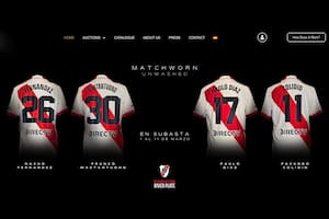 River subasta cuatro camisetas y se disparó el valor de la que utilizó "el chico de oro"