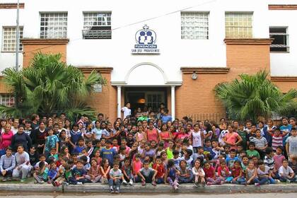 La Fundación San José Providente asiste y contiene a más de 300 chicos y chicas que tienen entre 3 y 18 años.