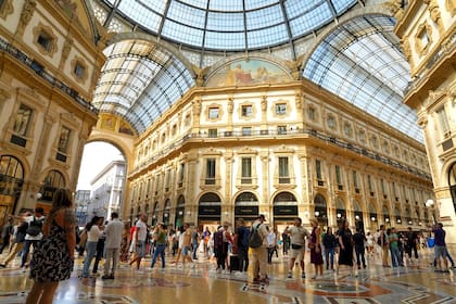 la-galleria-vittorio-emanuele-YWIUXIXNKRBPNHJWKOZQ6BNK4E Calles techadas: Argentina tiene la única de América Latina, se inauguró hace 60 años y se destaca por su peculiaridad