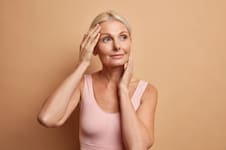 La gelatina, el secreto para mejorar la elasticidad de la piel y lograr un cuello libre de arrugas