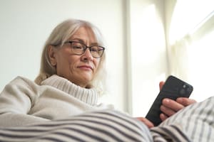 Los adultos mayores también se pasan el día mirando el celular como los adolescentes