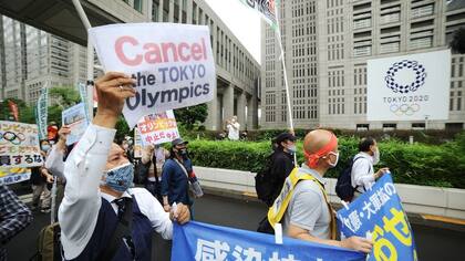 La gente en Tokio ha salido a las calles pidiendo la cancelación de los Juegos Olímpicos.