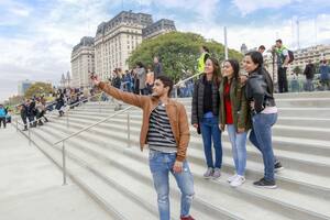 Inauguraron las escalinatas que conectan Plaza de Mayo con Puerto Madero