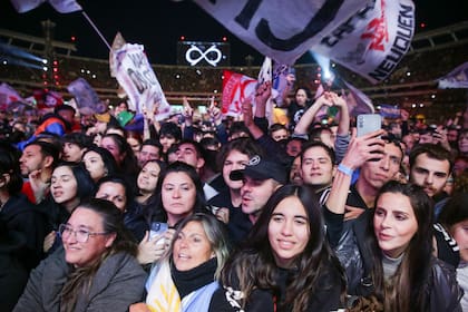 La gente le puso color y calor al "ritual"