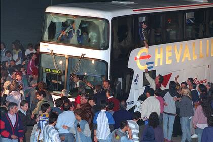 La gente se acercó al predio de la AFA en Ezeiza para recibir a los campeones de Qatar 95