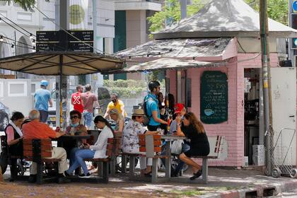 Los restaurantes y bares habían abierto en Tel Aviv el 27 de mayo pasado 