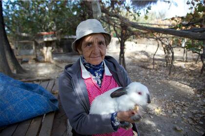 La gente trabaja de la cebolla y el melón pero no se vende mucho. Otra cosa no hay para hacer