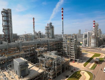 La gigantesca planta de Taneft en Tartaristán, alcanzada por los drones ucranianos