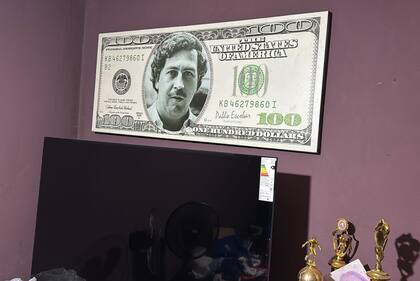 La gigantografía con el rostro de Pablo Escobar Gaviria que encontraron los detectives de la Policía Federal en la casa del líder de la banda