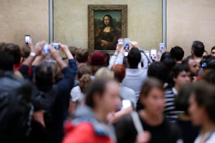 La Gioconda en el museo Louvre en Paris, Francia