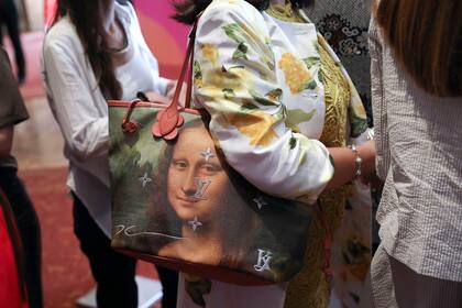 La Gioconda en un modelo de Louis Vuitton
